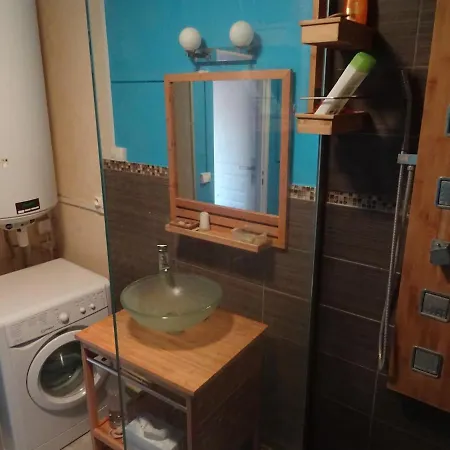 Chambre Privee Dans 61m² En Hyper-centre Avec Vue Sur La Vieille