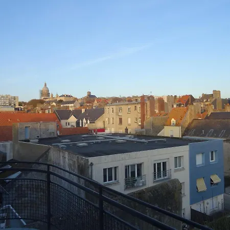 Homestay Chambre Privee Dans 61m² En Hyper-centre Avec Vue Sur La Vieille *